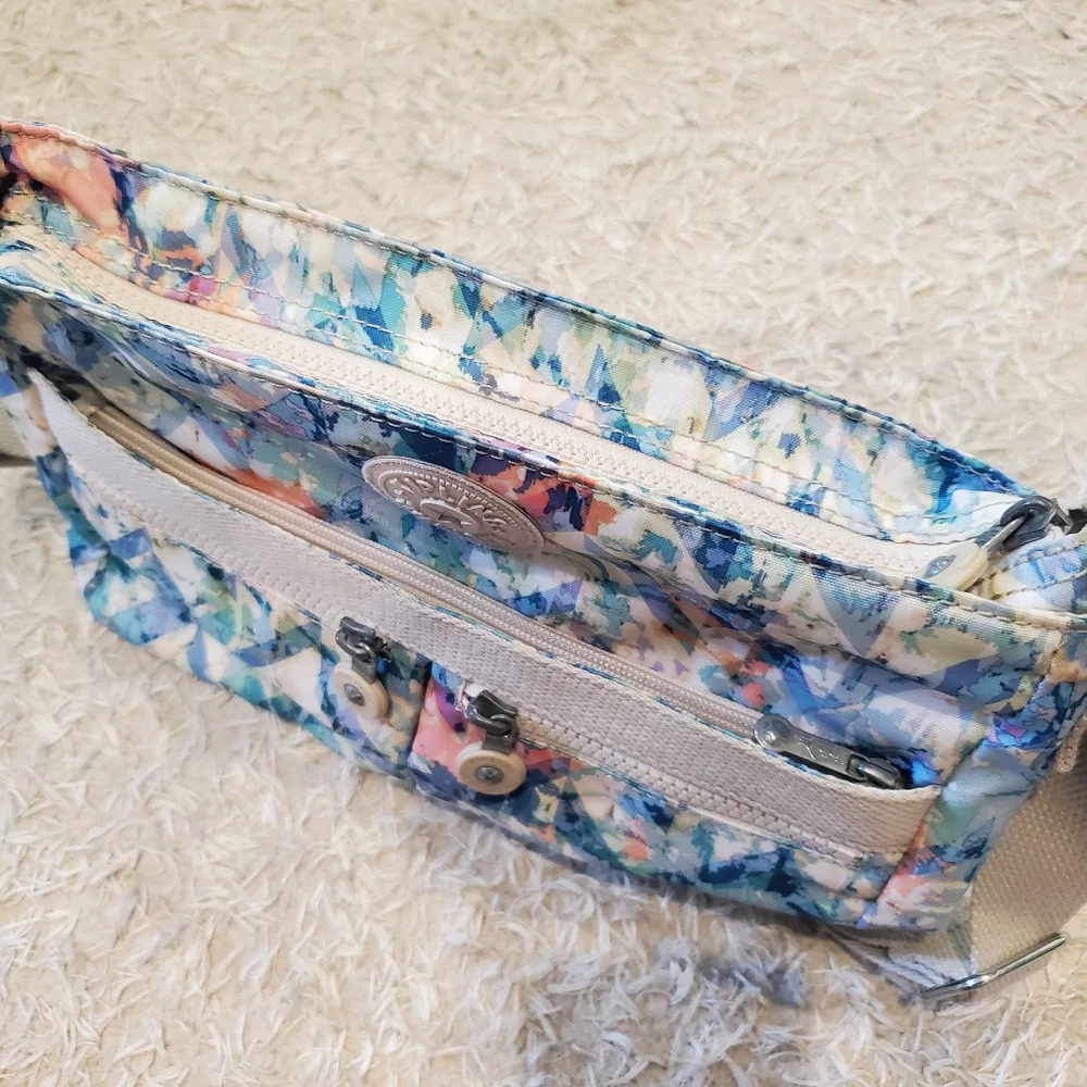 Kipling crossbody